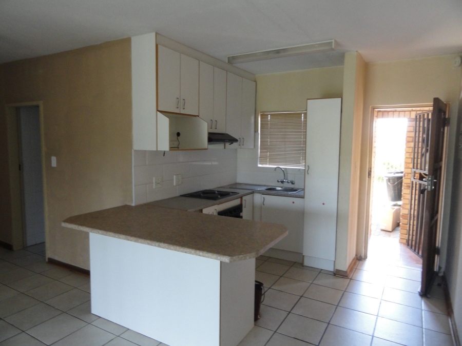 To Let 2 Bedroom Property for Rent in Dassie Rand North West